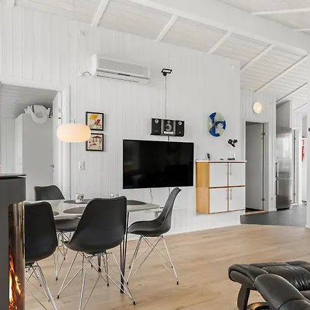 Lovely In With Sauna Casa de Férias *